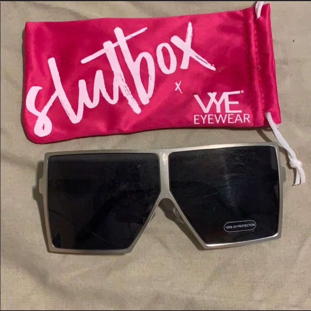 Square frame sunglasses